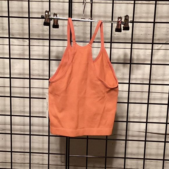 Ododos Racerback Ribbed Crop Top P132 - Picture 2 of 2